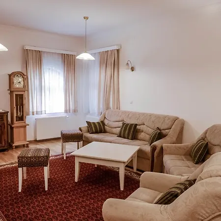 Bed & Breakfast Vila Emina
