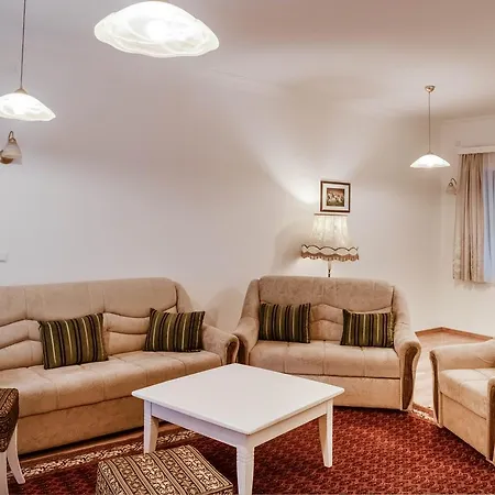 Vila Emina krevet i doručak *